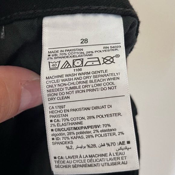 NWT Old Navy Women’s Plus Kicker Boot Cut Jeans Mid-Rise Black Denim Size 28 - Picture 10 of 10